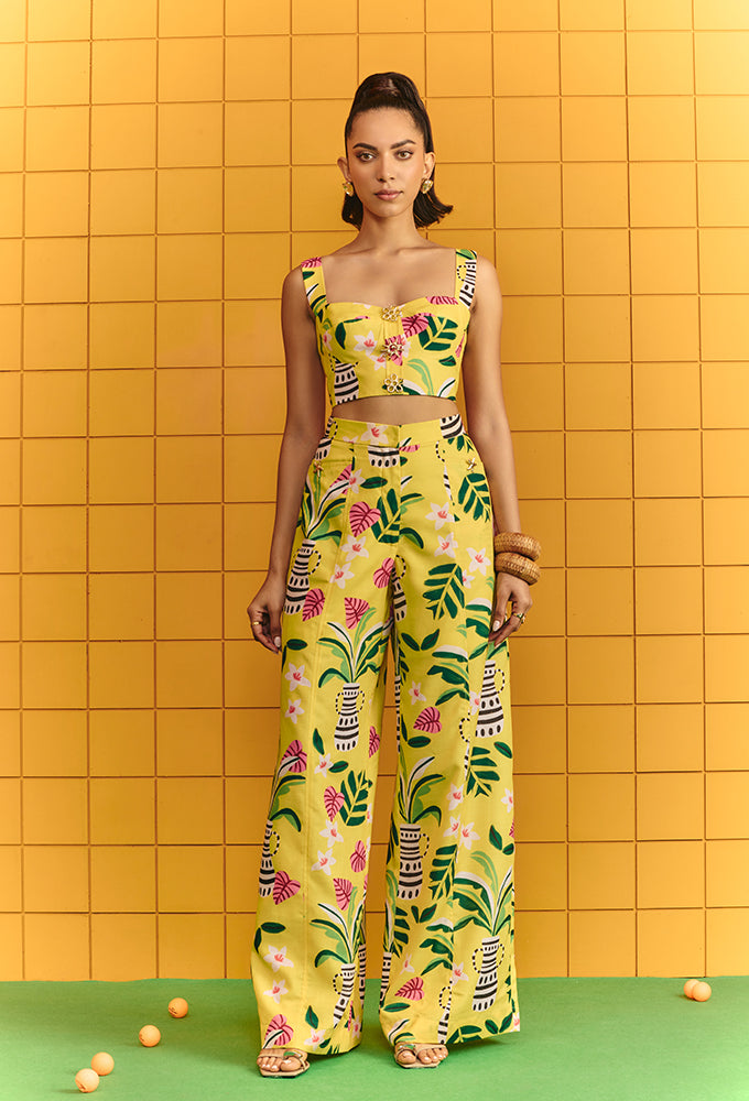 BUSTIER WITH BOLD STATEMENT PLUS FLARE PANTS