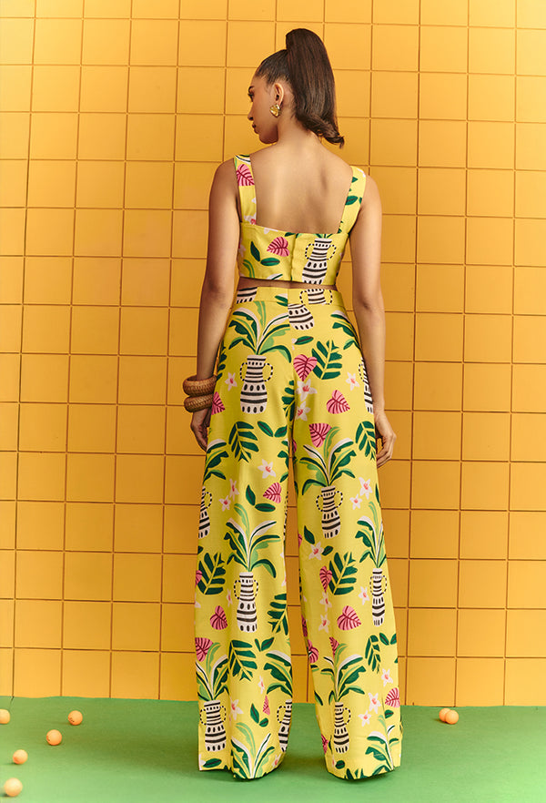BUSTIER WITH BOLD STATEMENT PLUS FLARE PANTS